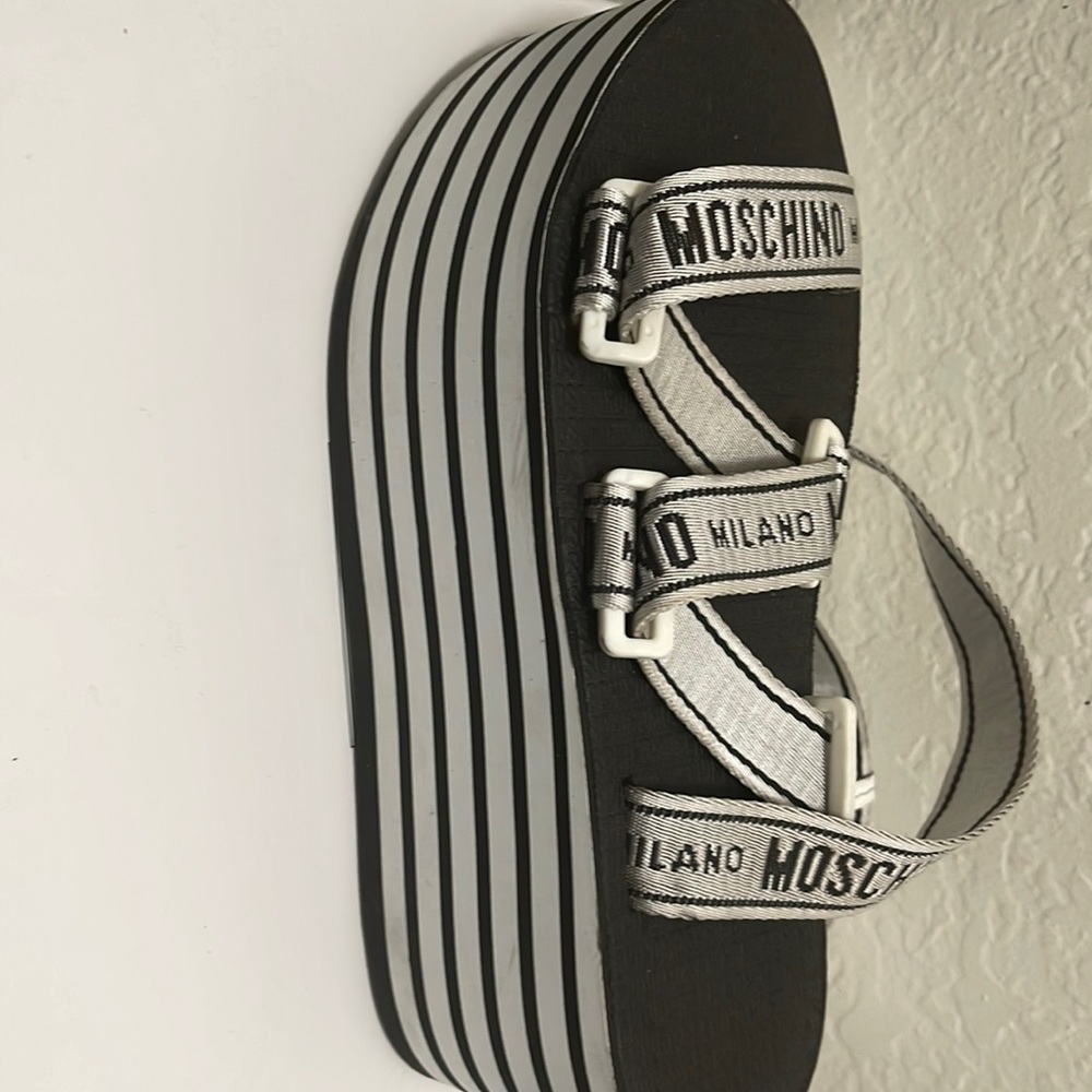 Black and White Moschino Platform sandals only worn 3 times very good condition